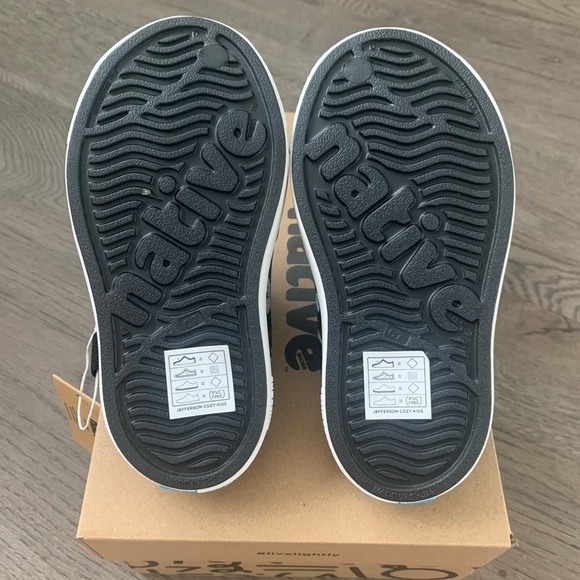 Native Jefferson Cozy Glow Slip-On Shoes - Size C7/EU 23 - Black/Blue - NWB - Picture 11 of 12